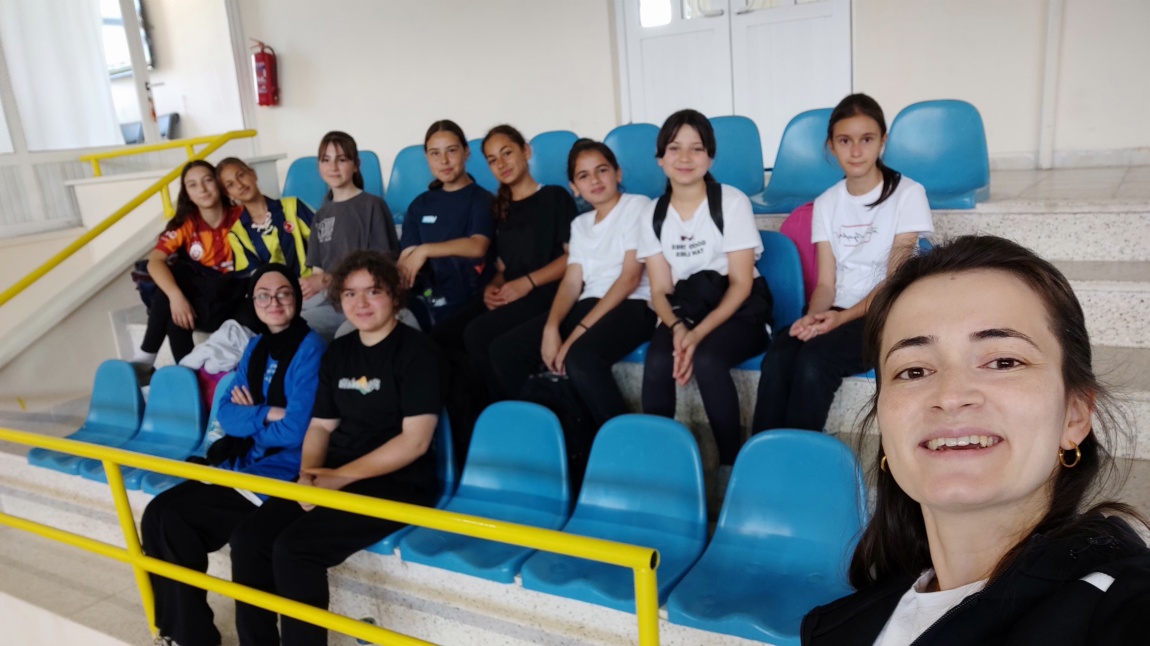 Çilimli Okullar Arası Futsal ve Voleybol Turnuvaları